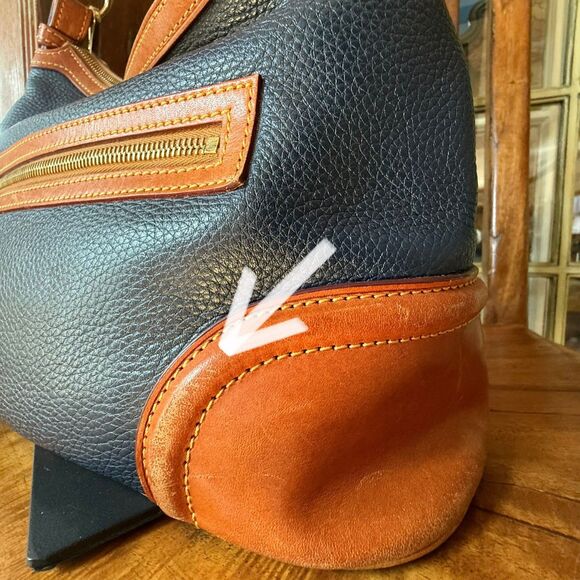 Vintage Dooney & Bourke Wexford Pebbled Leather Shoulder Hobo Bag โ Navy Tan - Picture 12 of 12